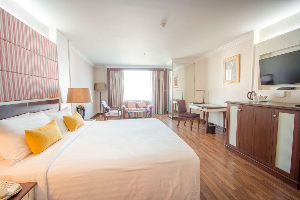 Golden Tulip Sovereign Hotel 17/50