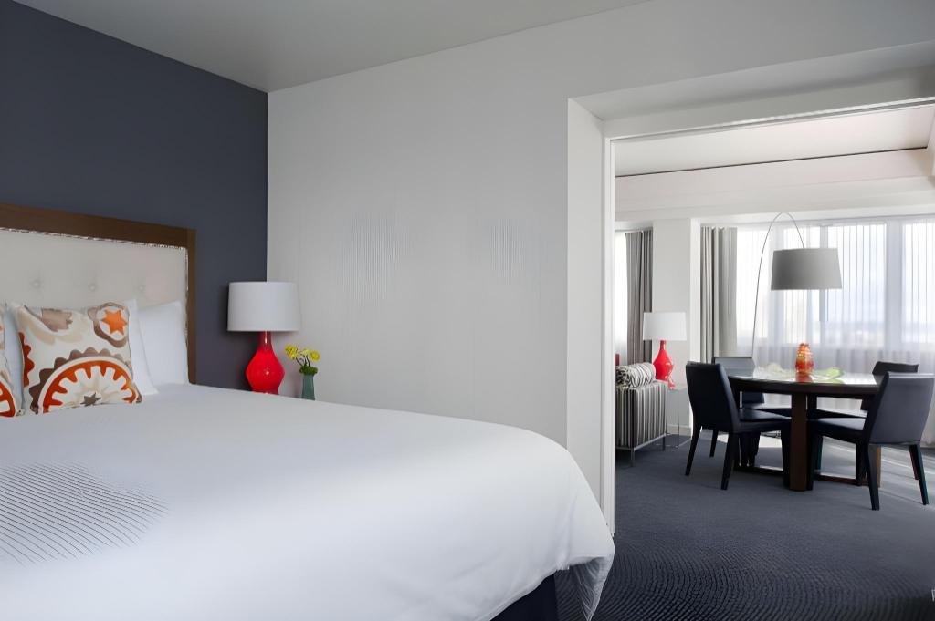 Patron, Suite, King Bed