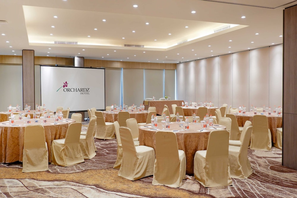 Orchardz Jayakarta Hotel 63/73