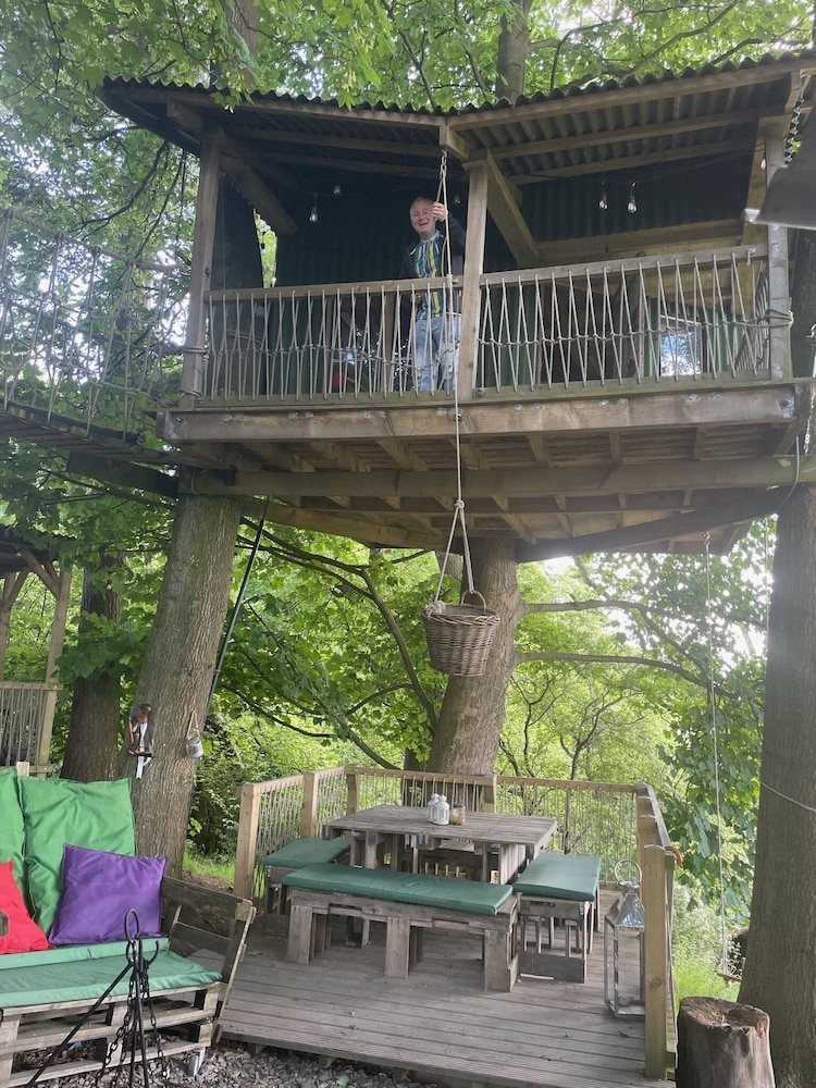 Owl Lodge 4/50