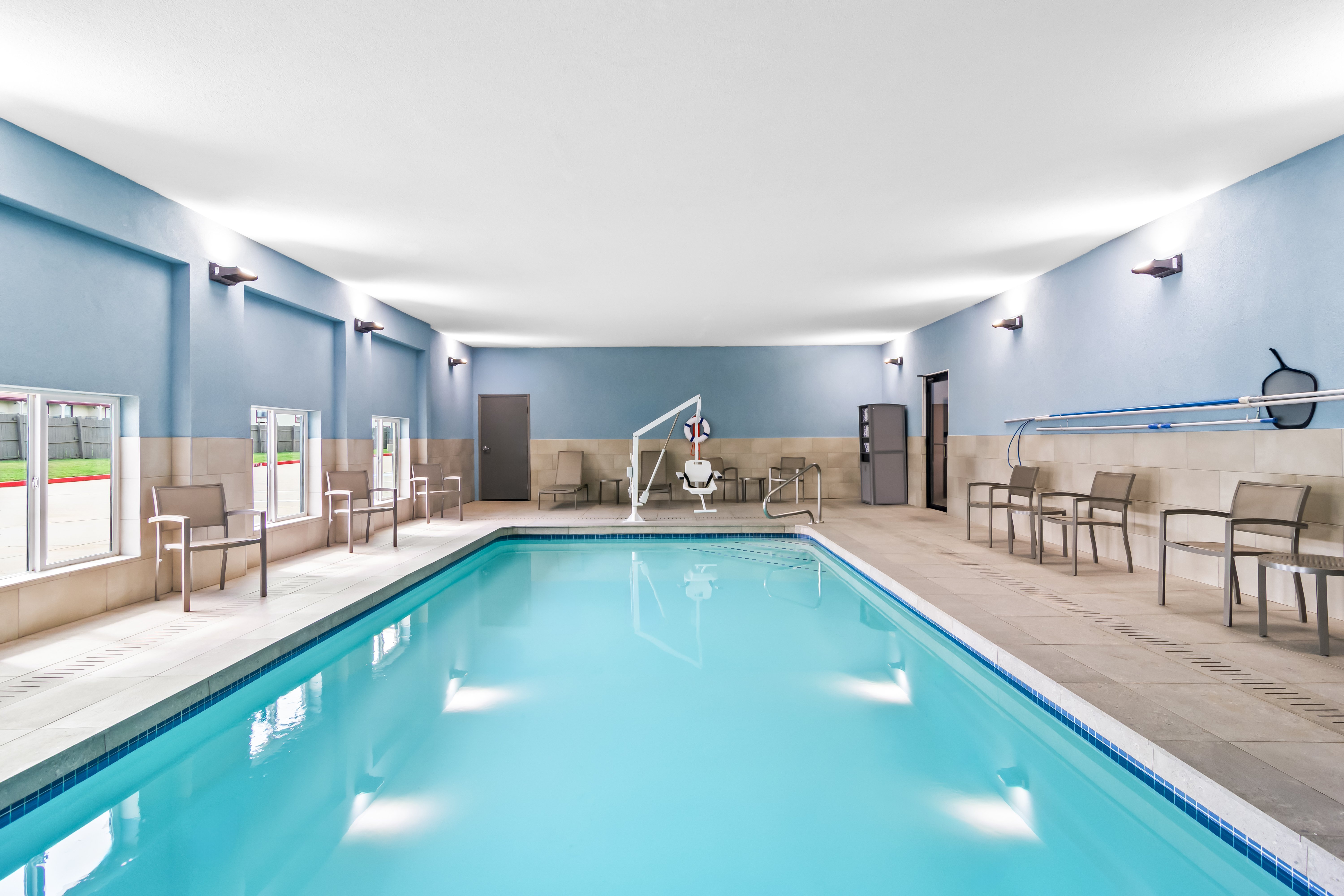 Holiday Inn Express And Suites Joplin Southeast by IHG 33/58