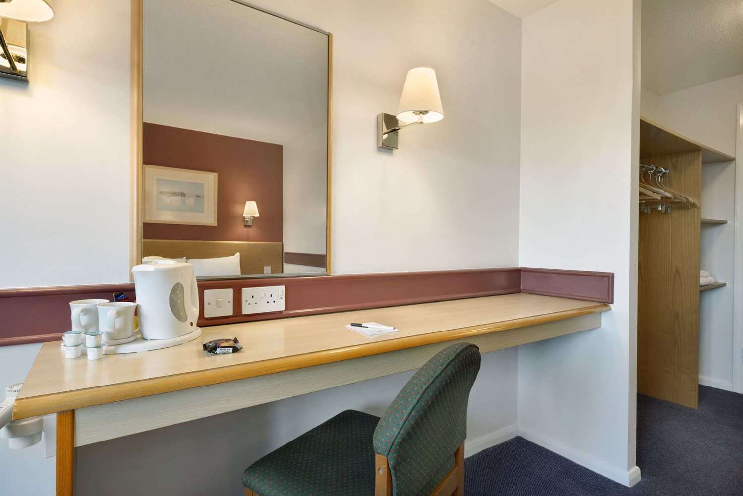 Days Inn By Wyndham Membury M4 11/11