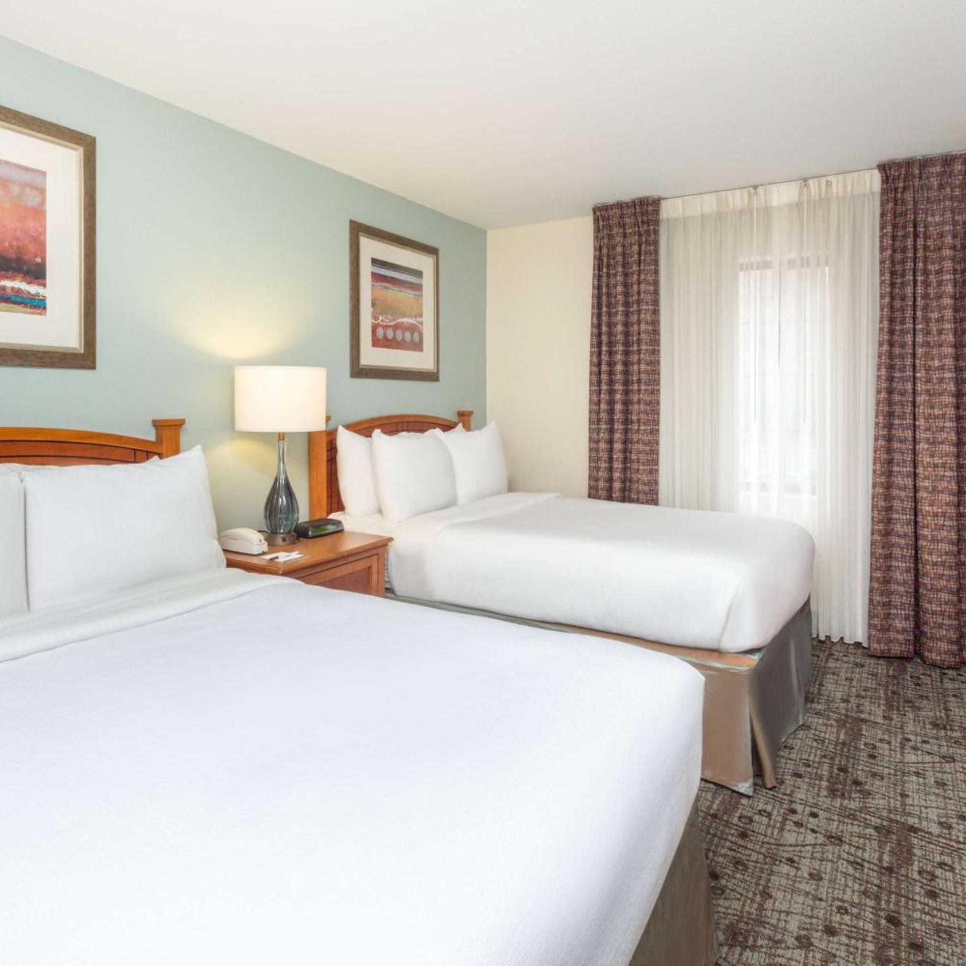 1 BEDROOM, SUITE, QUEEN BED, BATHTUB, ACCESSIBLE