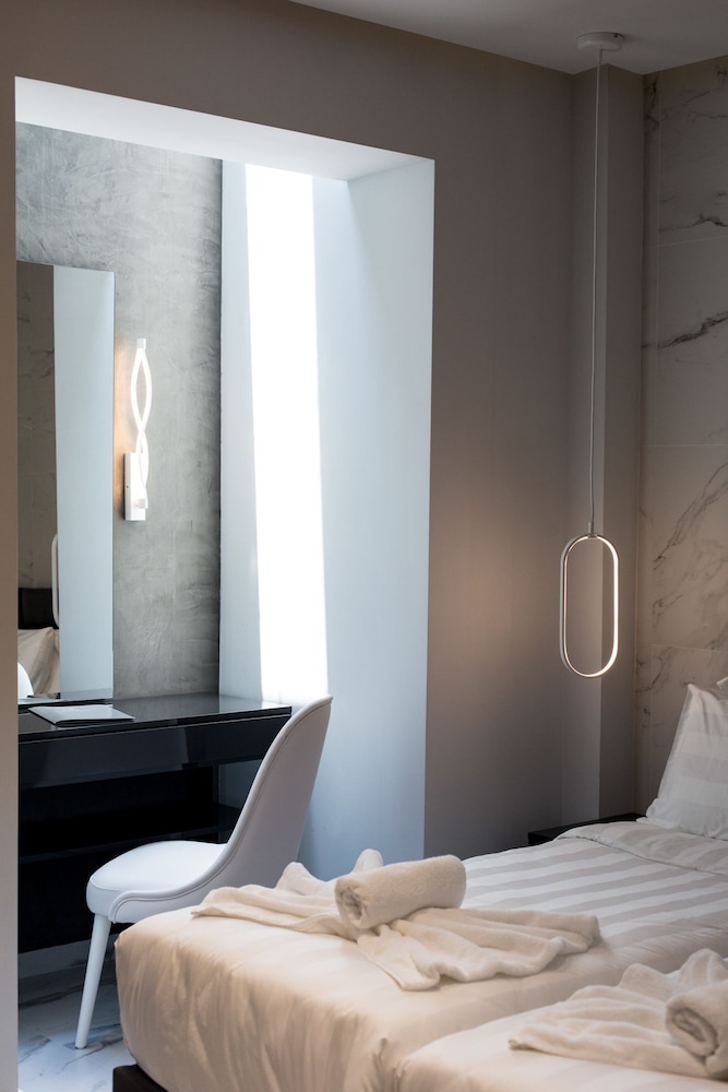 Crystal Villas & Suites 12/39