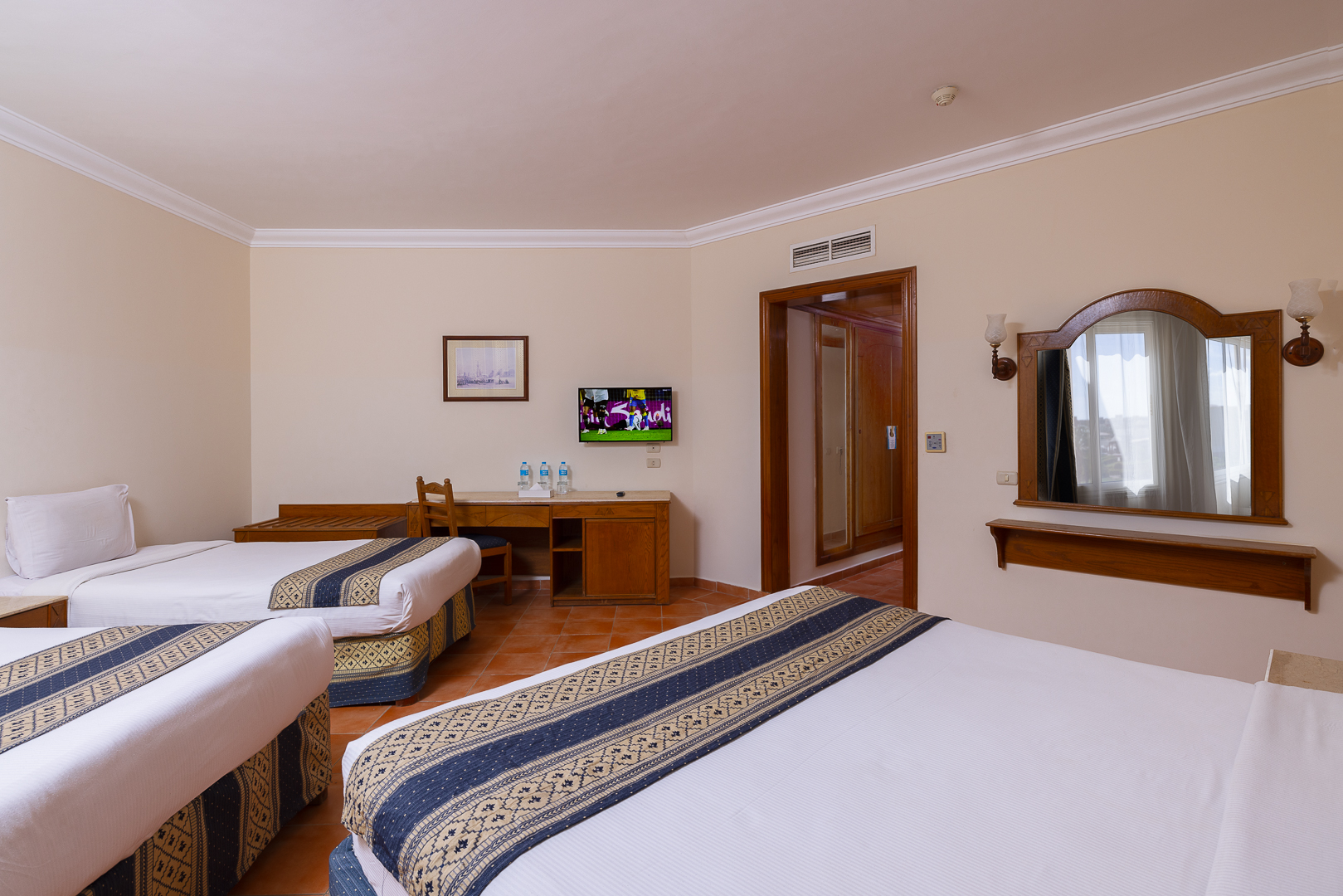 FAMILY ROOM