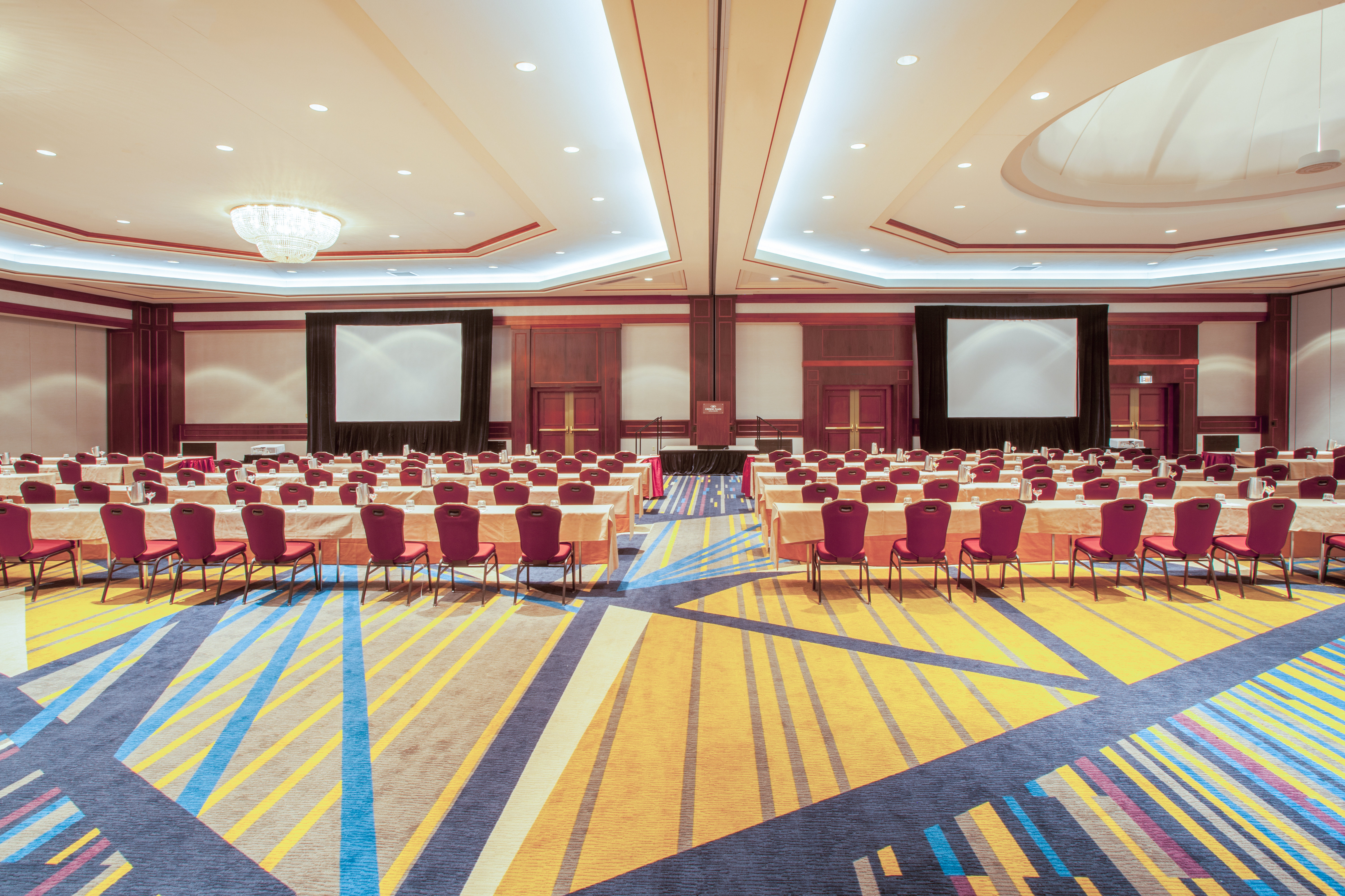 Crowne Plaza Springfield Convention CTR 71/77