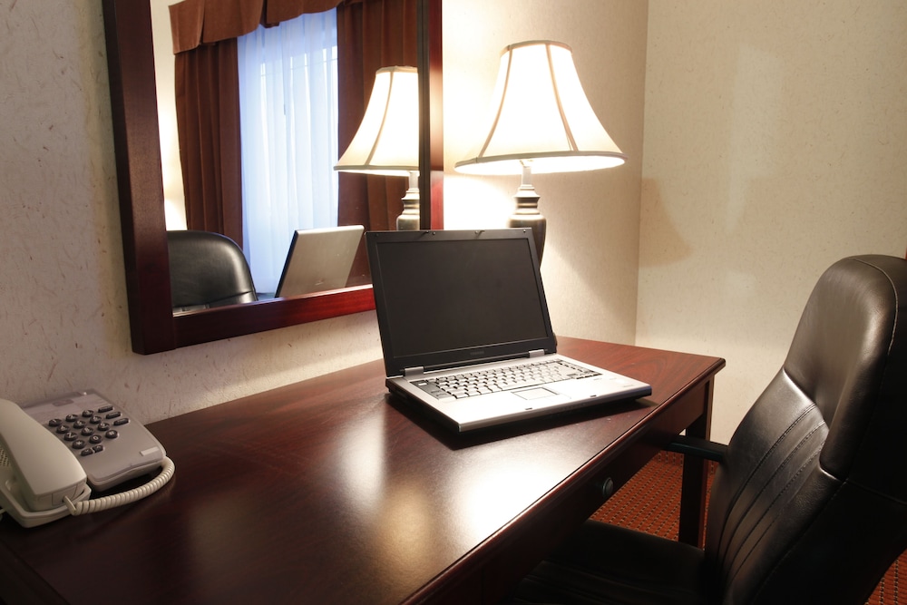Pomeroy Inn & Suites Vegreville 32/34