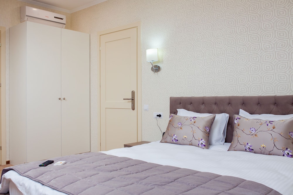 STANDARD, DOUBLE BED