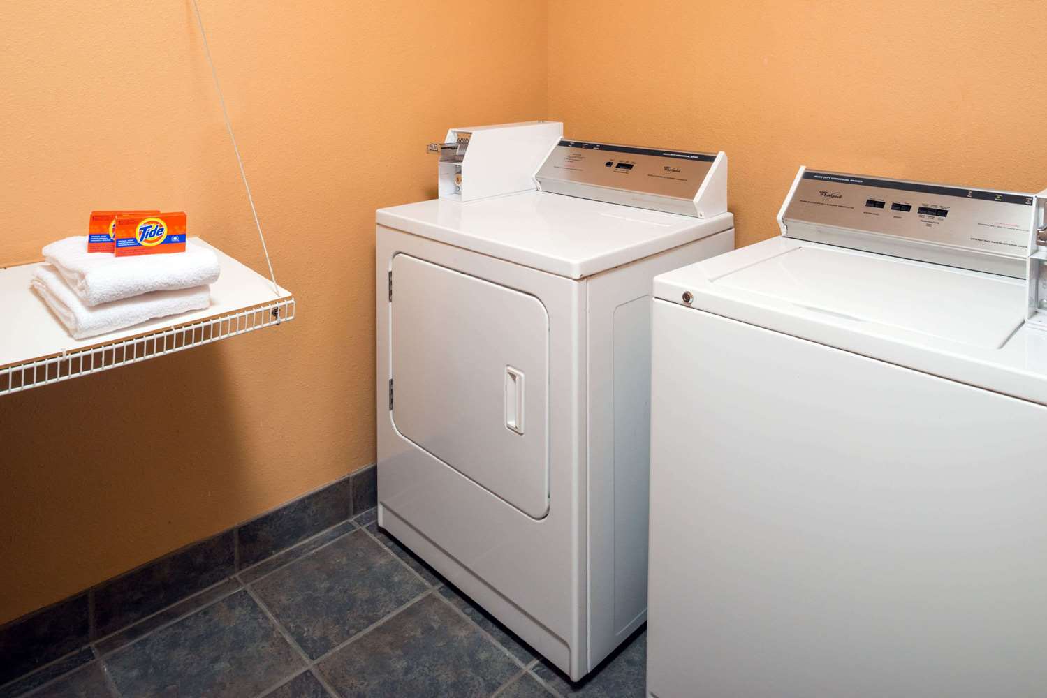 Days Inn & Suites By Wyndham Spokane Airport Airway Heights 11/41