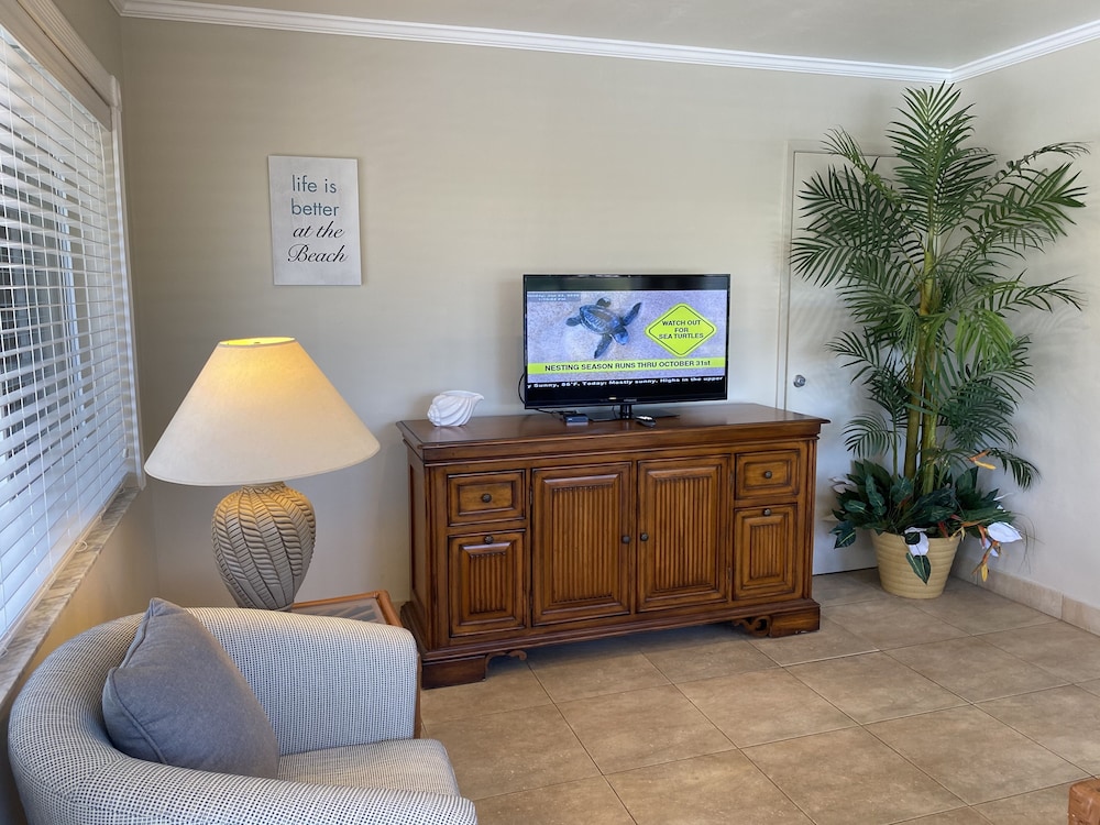 Casitas Coral Ridge formerly Estoril Paradise Inn 38/50