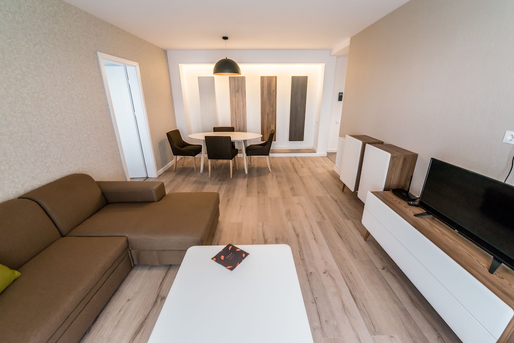 Uba Aparthotel 33/50