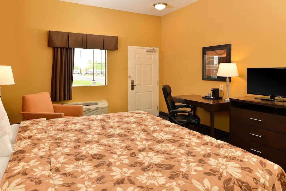 Americas Best Value Inn Tupelo Leeb Drive 15/33