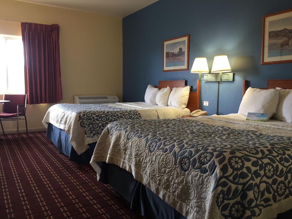 Days Inn & Suites By Wyndham Lordsburg 5/17