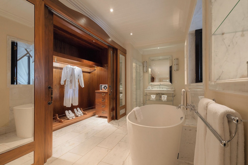 Hemingway, Suite, King Bed