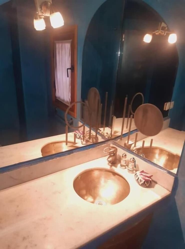 Riad Chalymar 21/39