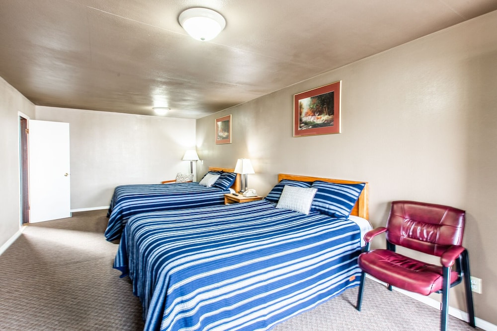 ROOM, 2 DOUBLE BEDS