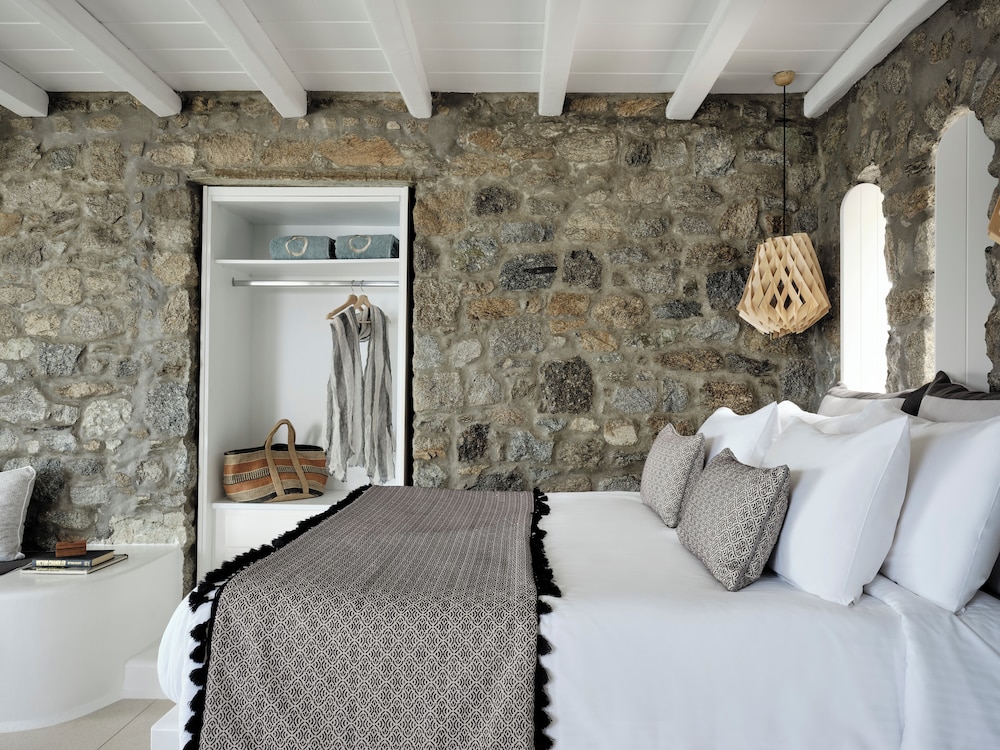 SUITE, SEA VIEW, CORNER