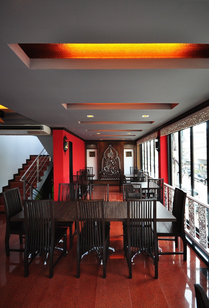 Chalelarn Hotel 24/41
