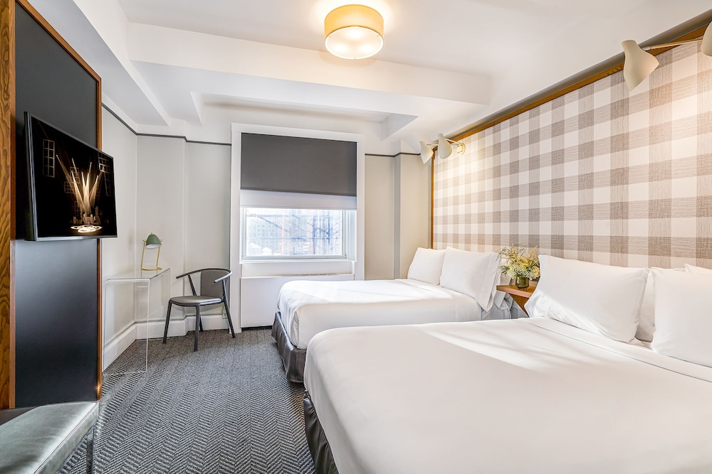 SUPERIOR, 2 DOUBLE BEDS