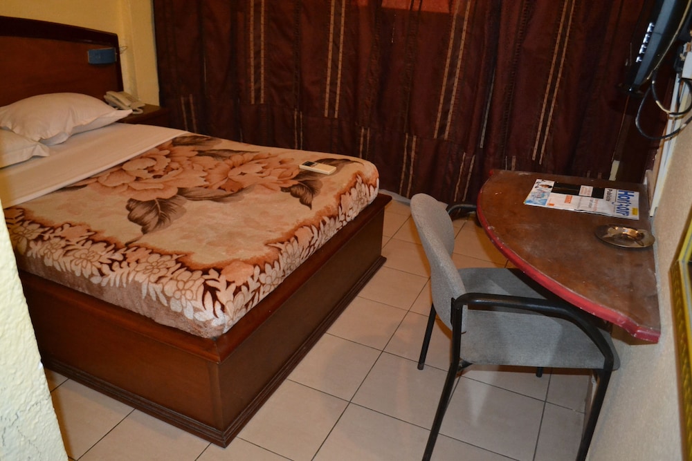 Hotel Akena City 10/26