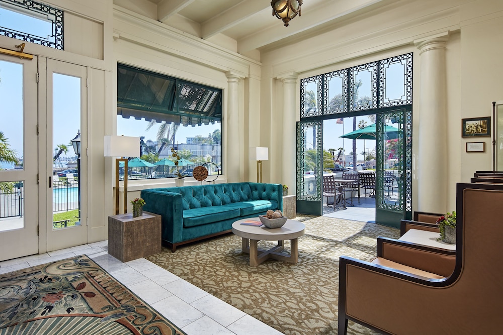 Glorietta Bay Inn 42/78