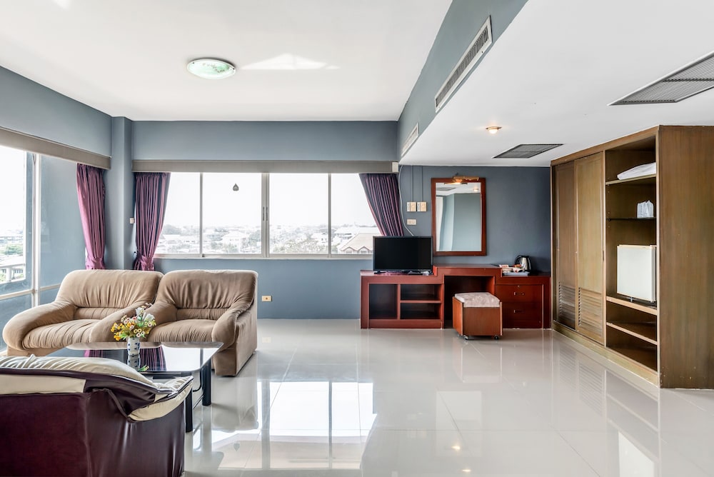 Ayothaya Riverside Hotel 31/51
