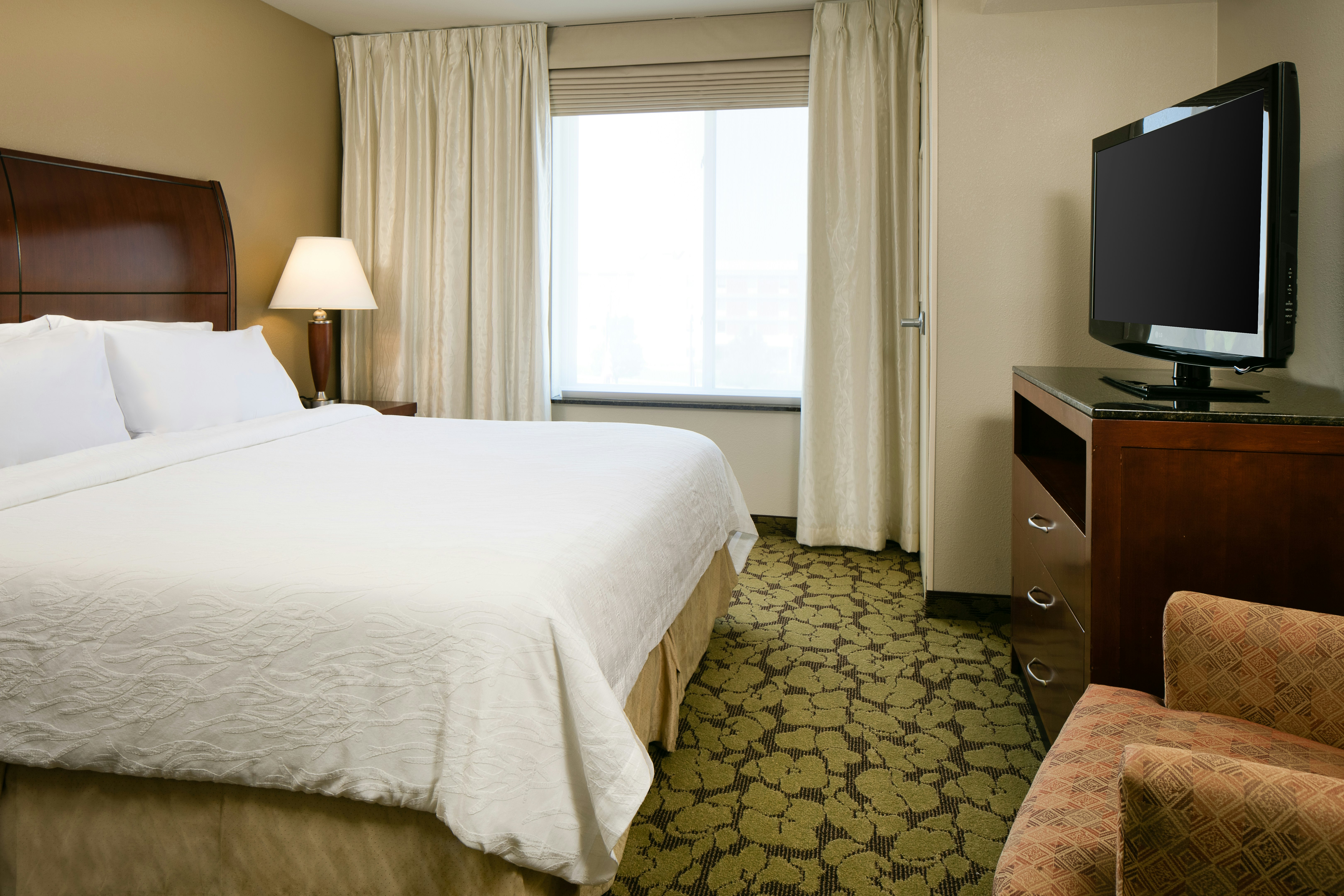 JUNIOR SUITE, KING BED
