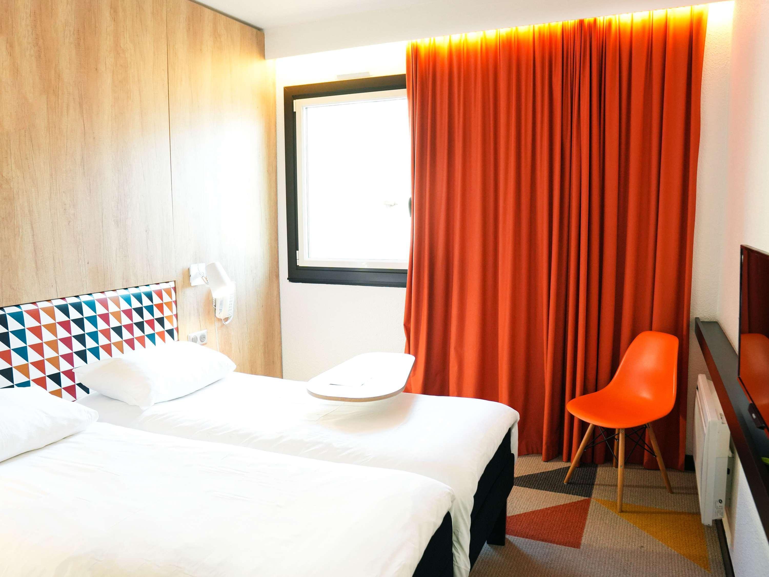 CONNECTING, FAMILY SUITE, STANDARD