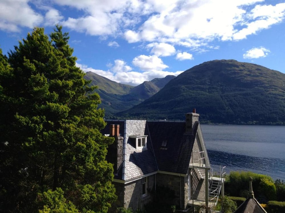 The Lodge on the Loch by OYO 44/50