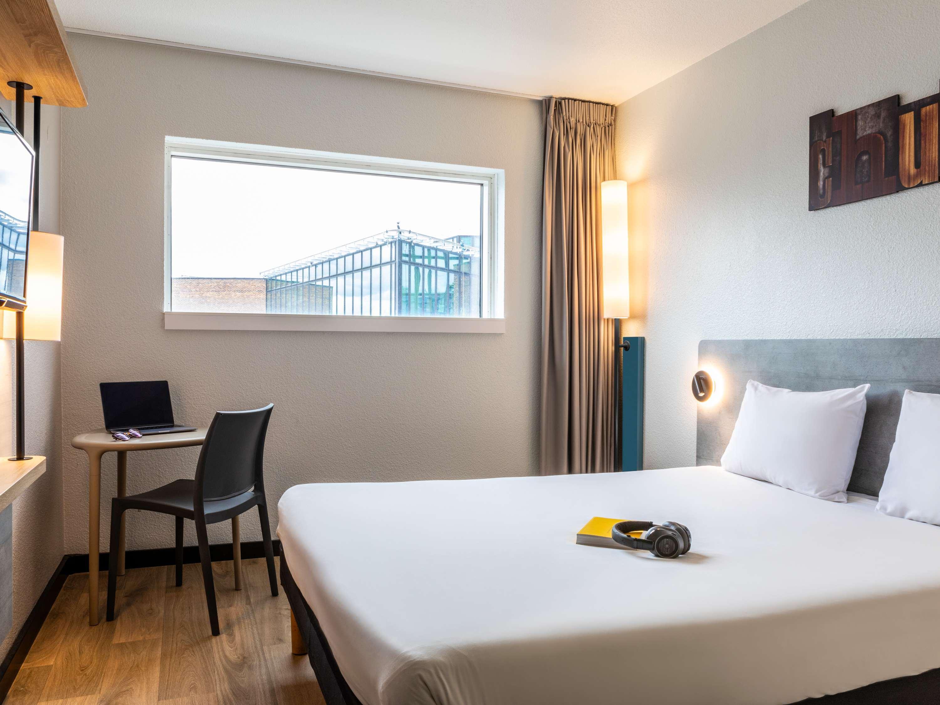 Room, Double Bed, Accessible