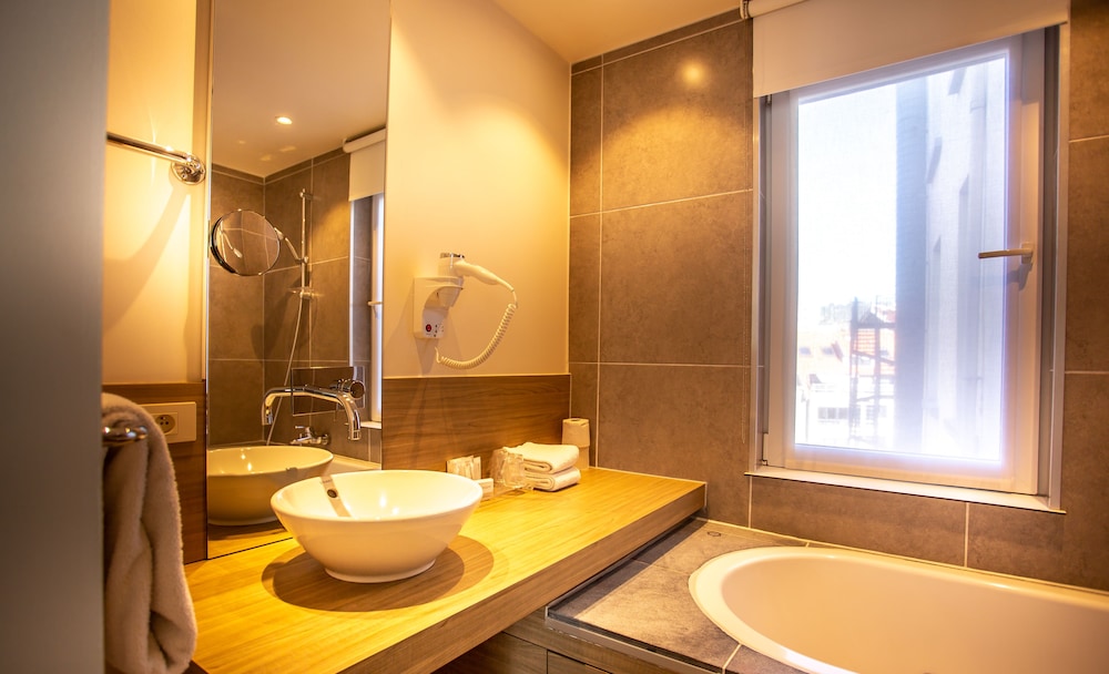 Hotel Saint Sauveur 46/50