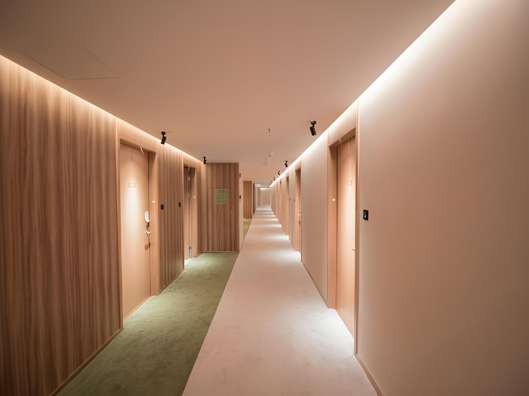 Shenzhen U Enjoy Hotel (Luohu Port Xiangxicun Subway Station) 33/38
