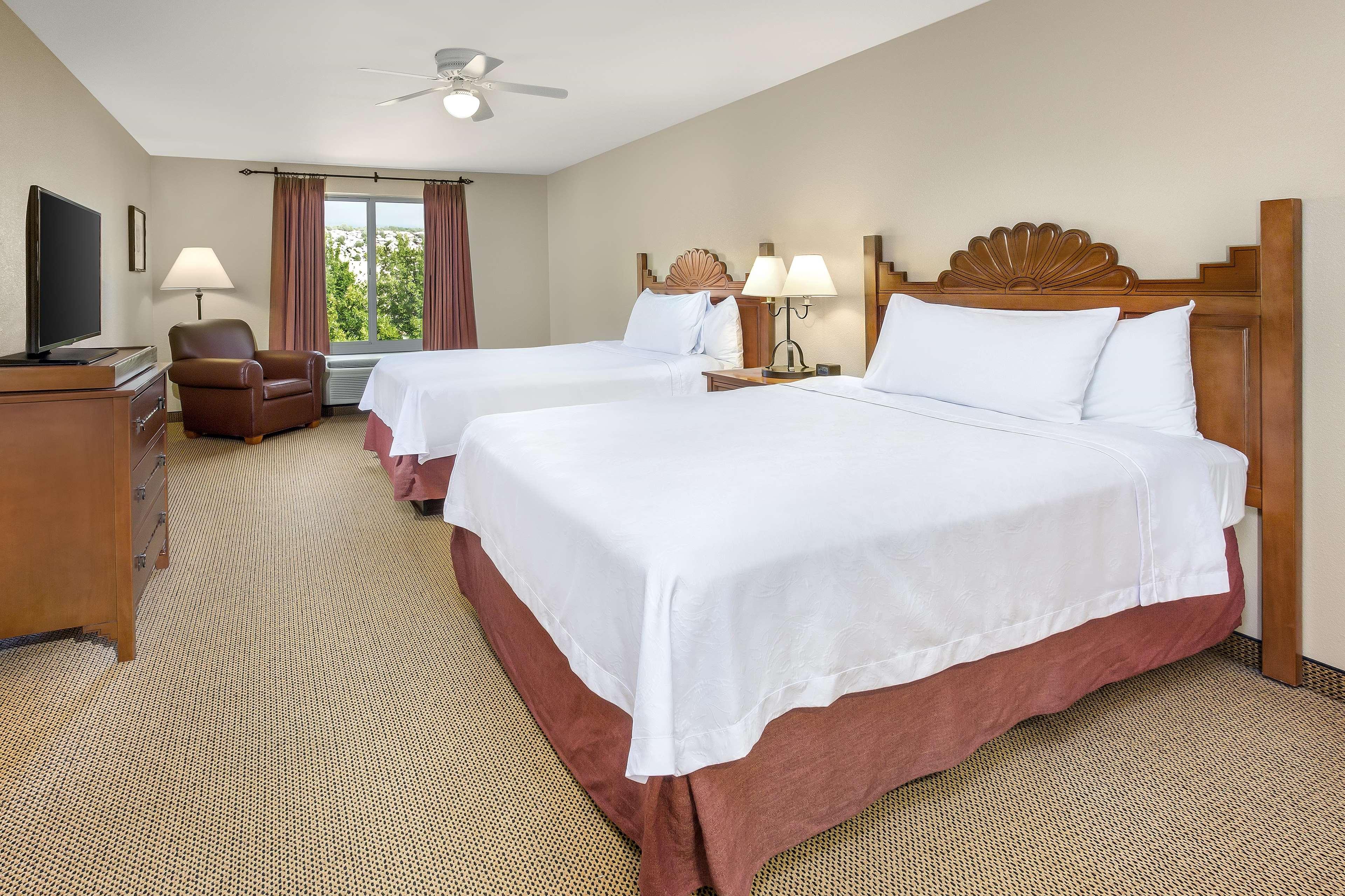 Suite, 1 King or 2 Queen Beds