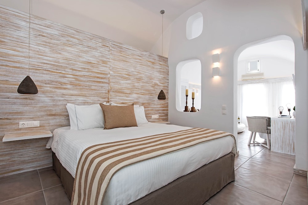 Athina Luxury Suites 15/62