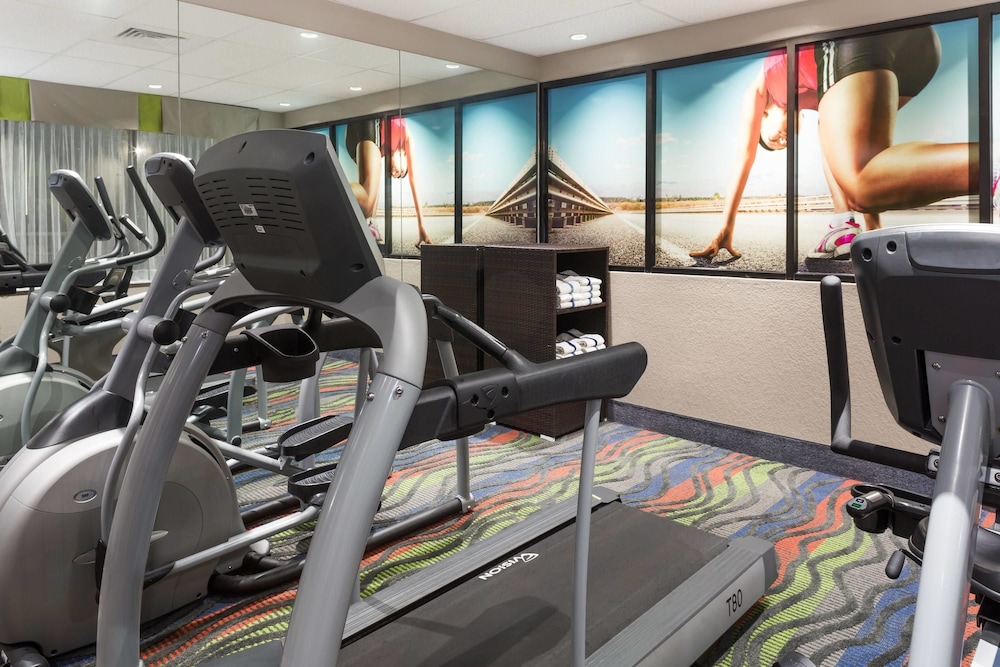 Days Inn Suites By Wyndham Fort Myers Near Jetblue Park 23/43