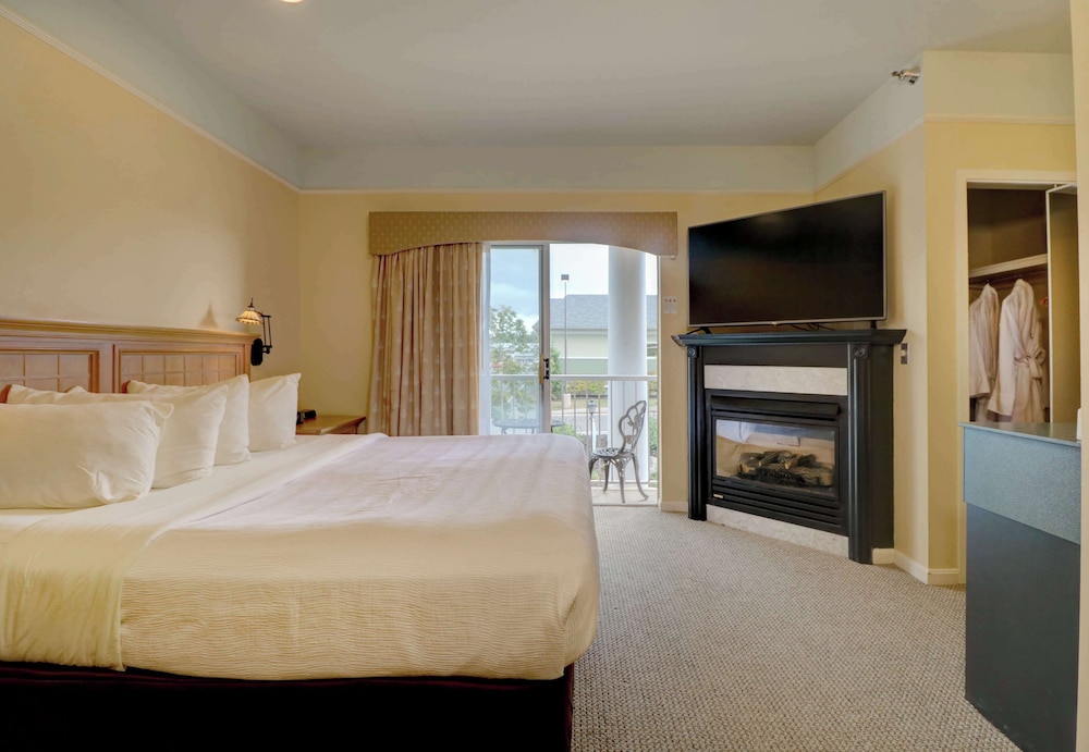 SPA, SUITE, SINGLE, KING BED, BALCONY