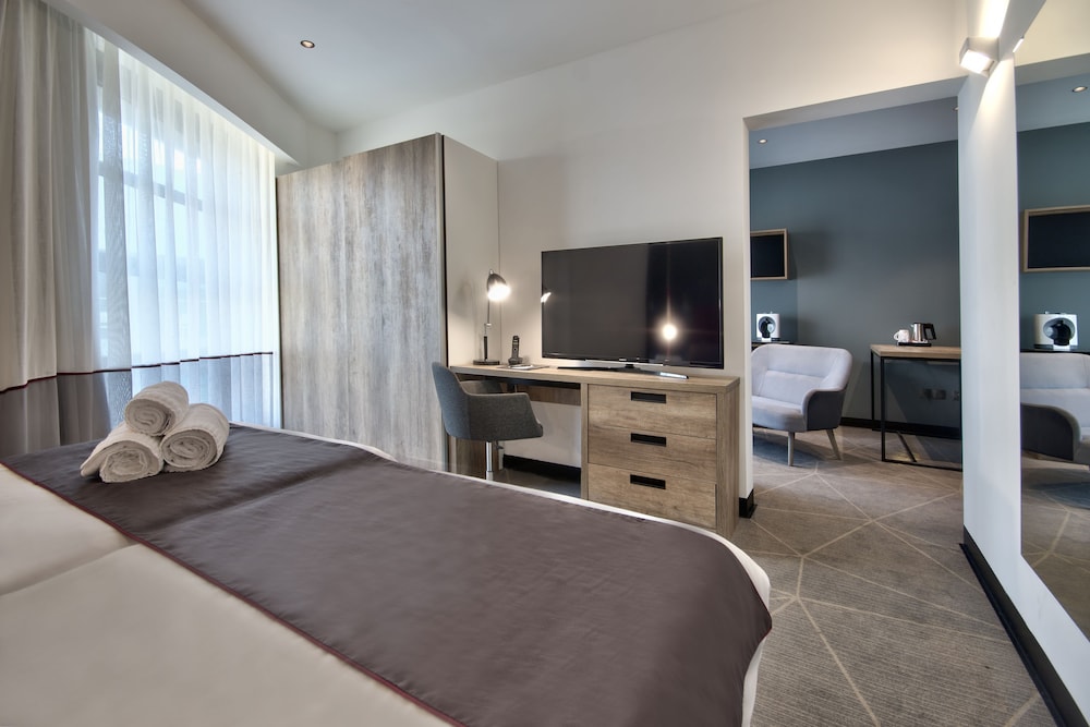 BE HOTEL 18/78