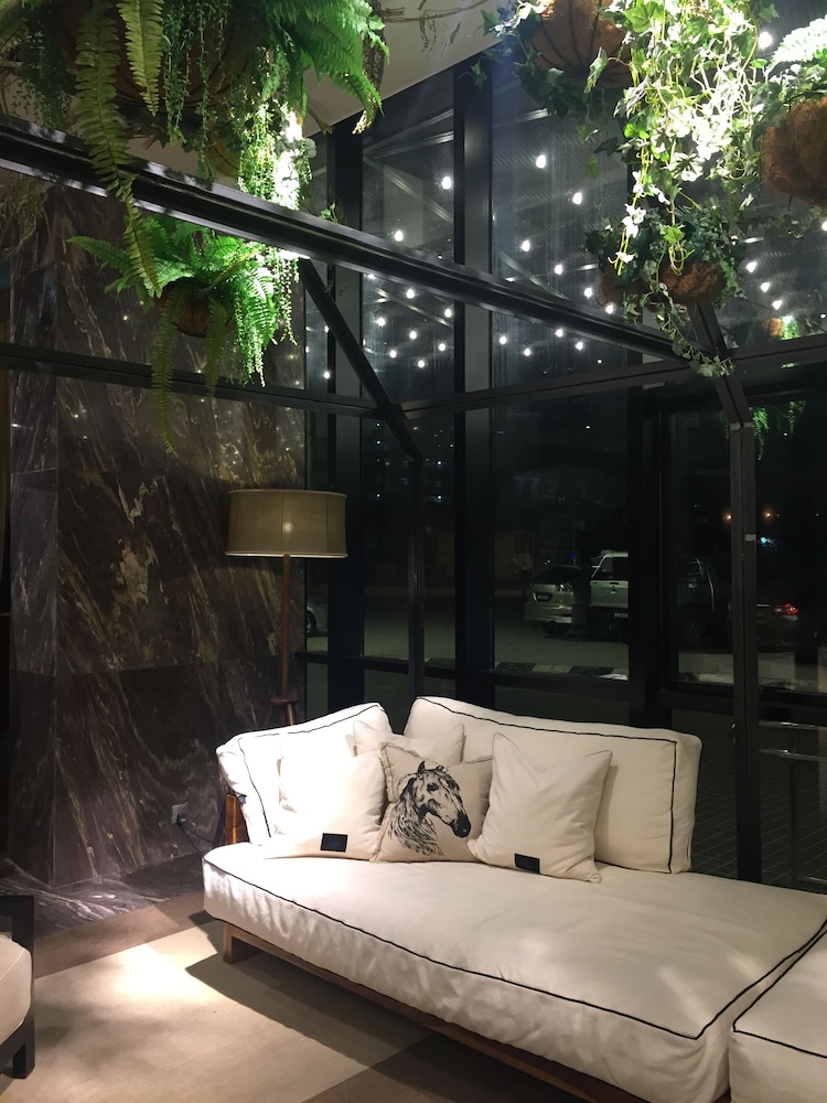 M Roof Hotel & Residences 16/53
