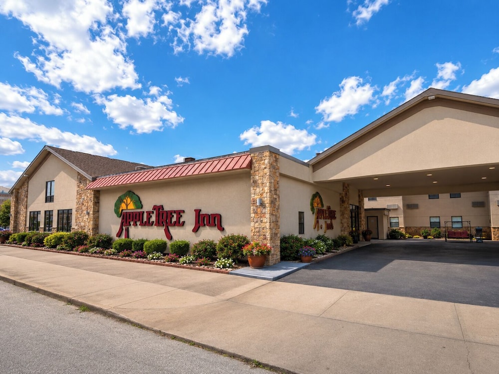 Apple Tree Inn and Suites 4/62