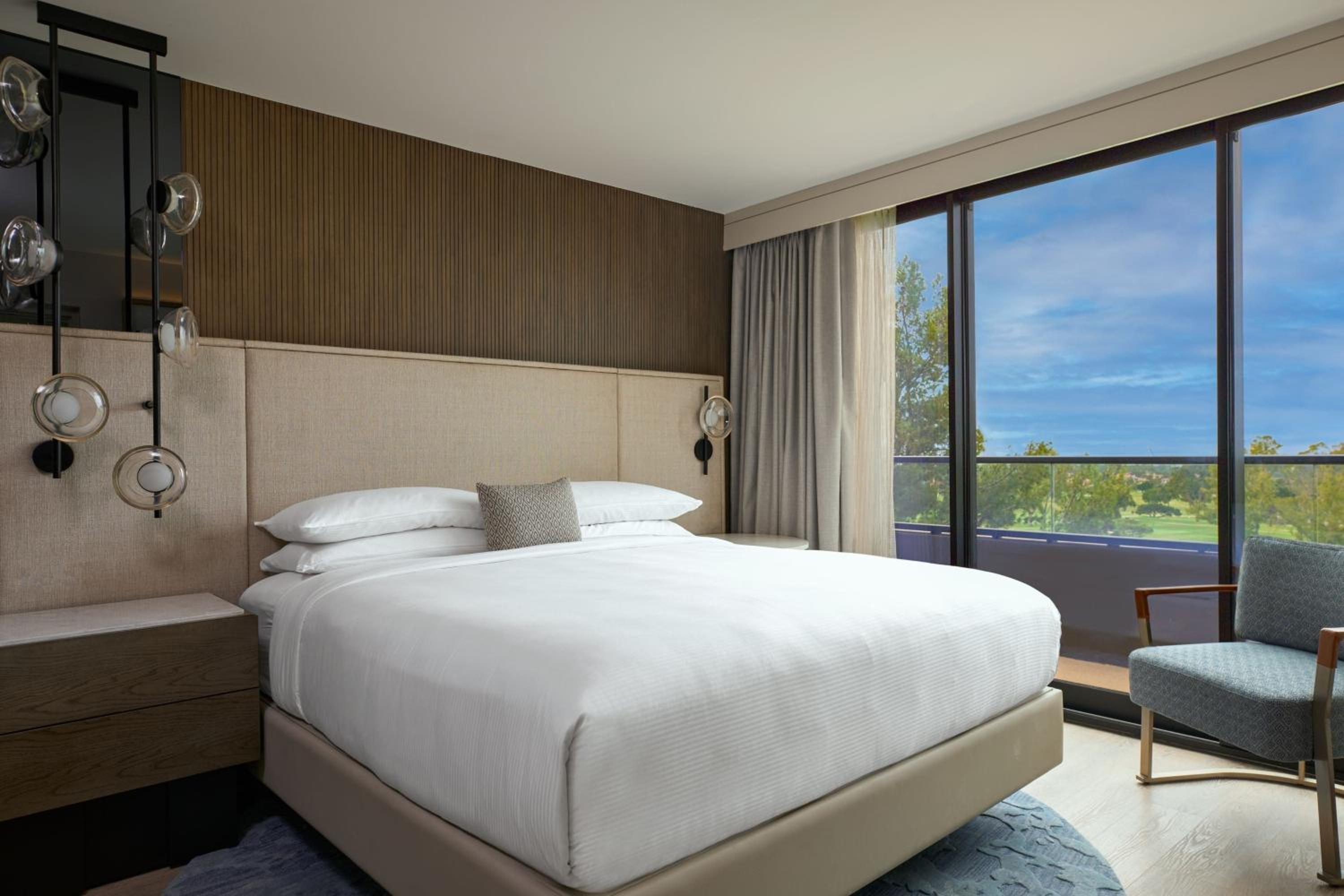 3 Bedrooms, Cosmopolitan, Retreat, Suite, 3 Queen Beds, Ocean View