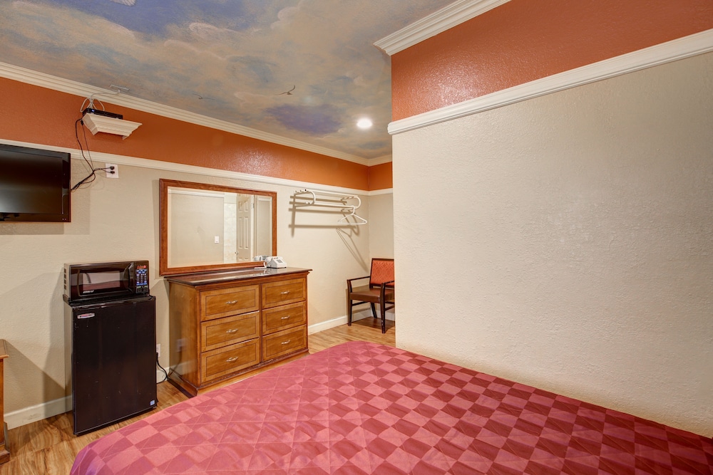 Geneva Motel 25/48