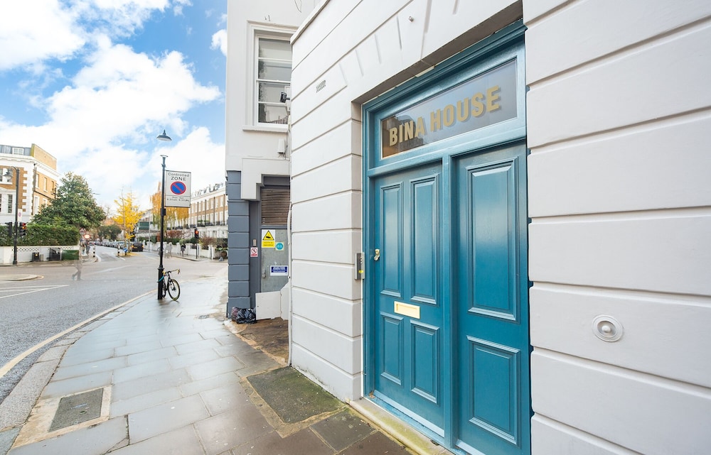 South Kensington by CAPITAL 4/65