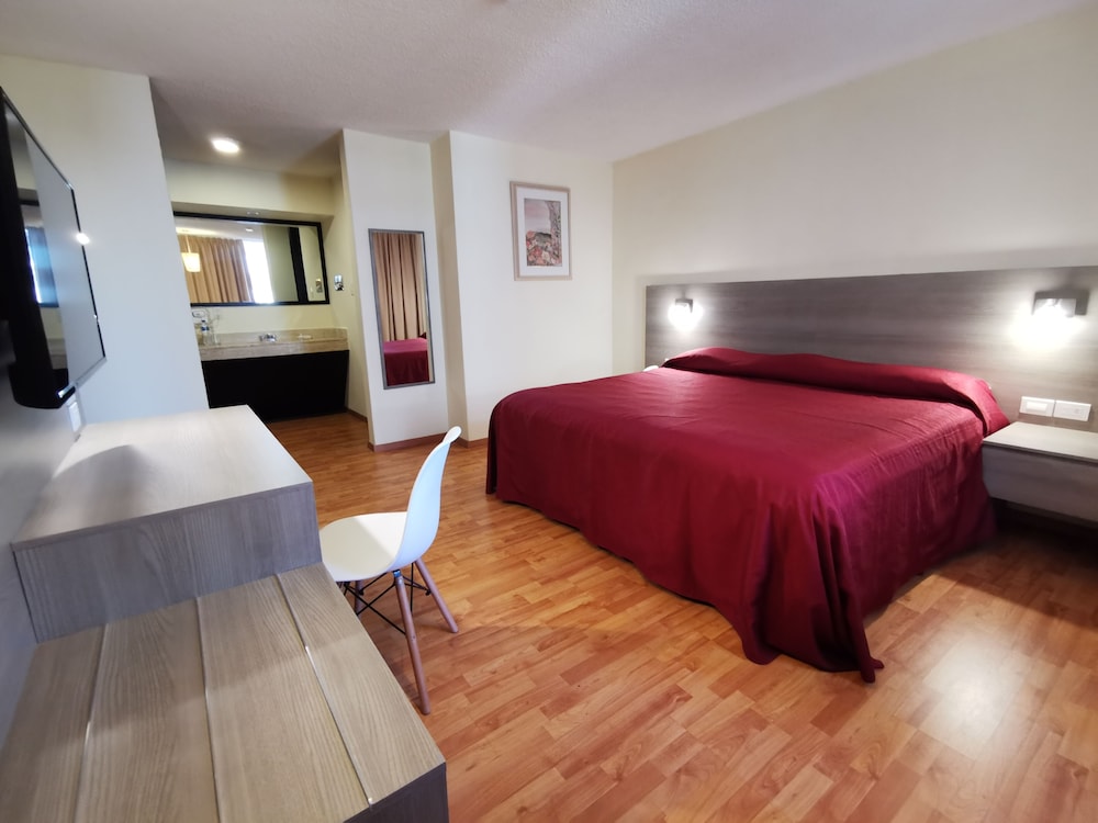 BUSINESS, KING BED