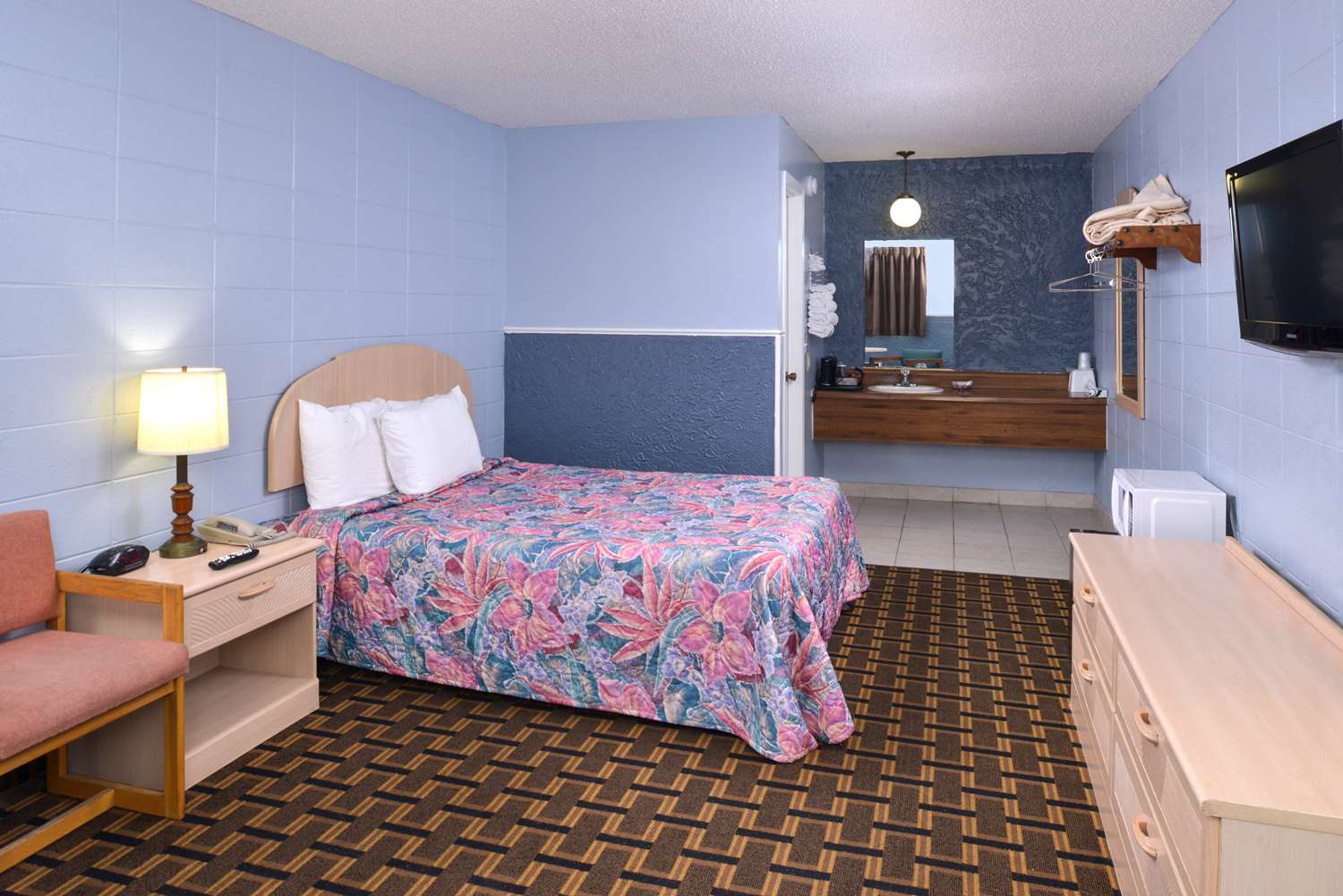Americas Best Value Inn Suites Branson Near the Strip 12/32