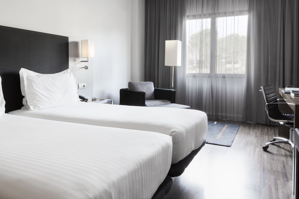 STANDARD, DOUBLE OR TWIN BED