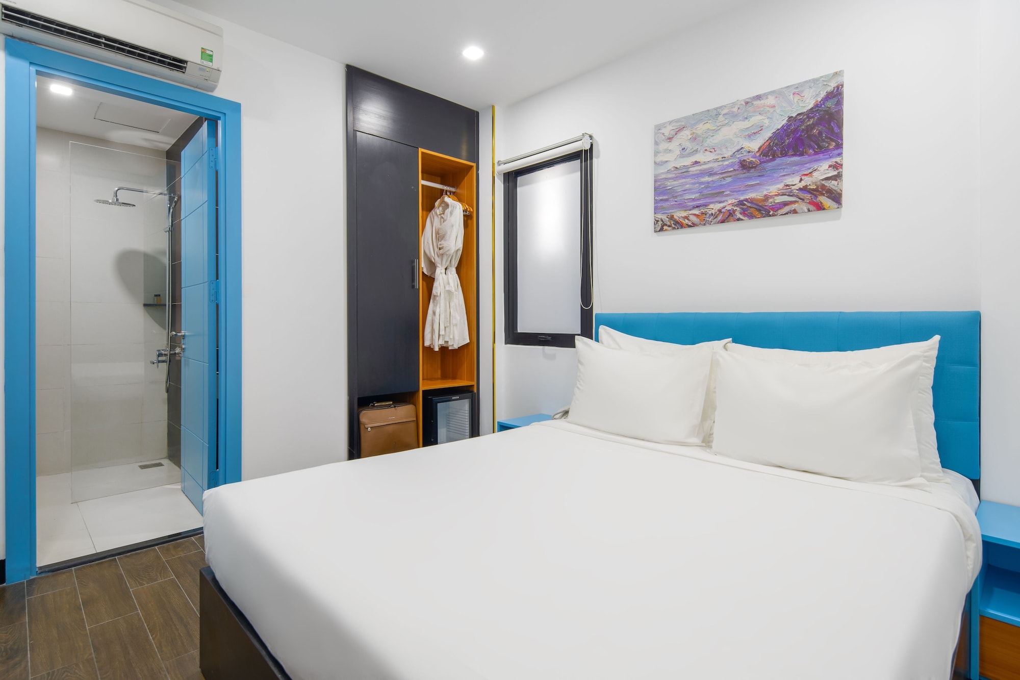 SUPERIOR, DOUBLE BED, CITY VIEW