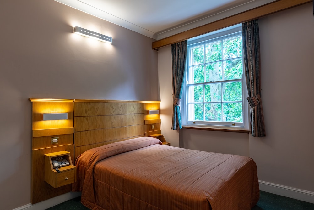 Nayland Hotel 38/66