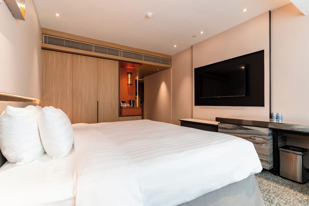 Nathan Hotel 30/72