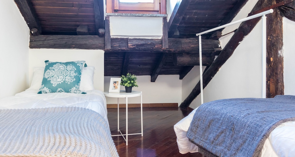 Altido Big Wooden Apartment for 6 near Milano Center 8/26