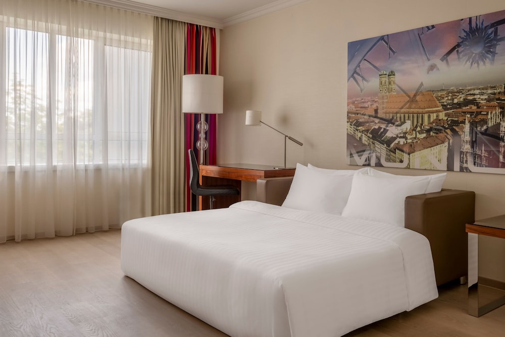 1 Bedroom, Junior Suite, King Bed, Sofa